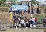 Gubernur Al Haris dan Wako Alfin Tebar Benih Ikan di Sungai Batang Merao, Upaya Jaga Ekosistem Perairan Sungai Penuh