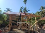 Tahap Pemasangan Atap Dimulai, Program TMMD Ke-129 Kodim 0102/Pidie Dekatkan Muhammad Amin pada Rumah Layak Huni