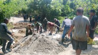 Gotong Royong Tak Kenal Terik, Satgas TMMD Kodim 0102/Pidie Kebut Pembangunan Box Culvert Jalan Pertanian