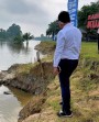 Bupati Pelalawan Tinjau Lokasi Abrasi Sungai Kampar di Desa Kuala Terusan