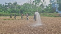 Gunakan Armada Damkar TNI AD, Satgas TMMD Ke-129 Selamatkan Benih Jagung dari Cuaca Terik