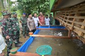 Danrem 011/Lilawangsa Tinjau Sasaran Tambahan TMMD ke-129, Kolam Lele dan Kandang Ayam Petelur