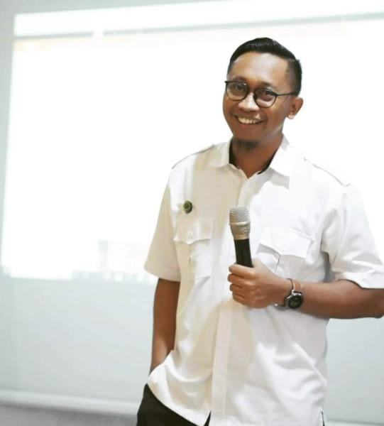 Cagub Petahana Tumbang, Pengamat Sebut Akun Buzzer Zul Kadir Menjadi Salah Satu Faktor