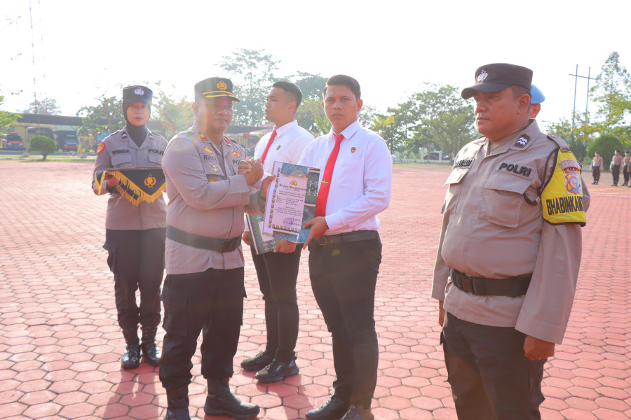 Ungkap Kasus Balpres, Personel Polres Rohil Terima Reward