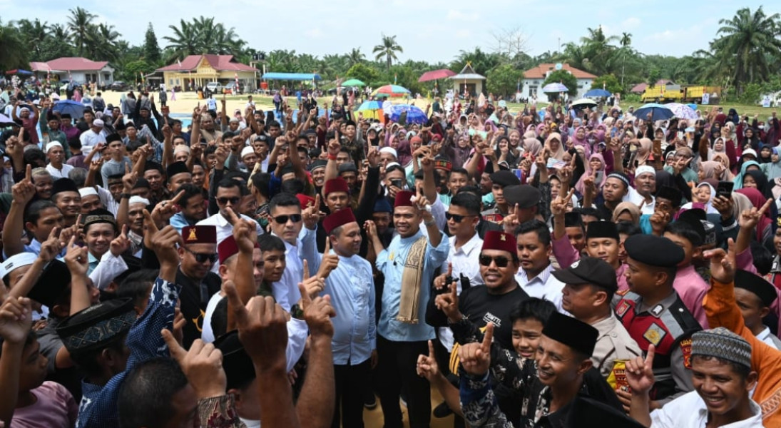 Tablig Akbar Bersama UAS, Abdul Wahid Janji Berantas Judi Online dan Narkoba di Riau