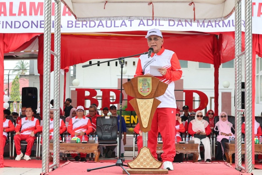 Bupati Bistamam Lepaskan Pawai Karnaval HUT RI Ke 81 Di Bagansiapiapi