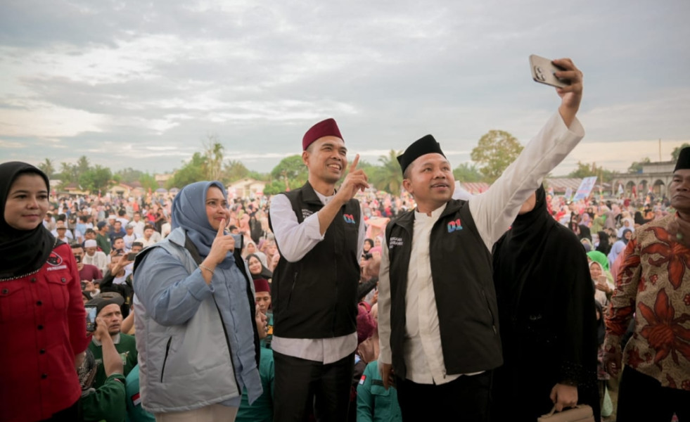 Cagubri Abdul Wahid dan Cabup Bengkalis Bersama Utadz Abdul Somad Gelar Kampanye di Duri