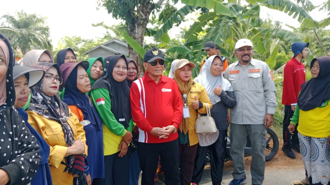 Bupati Rohil Goro, Tanami Ketapang Dan Bunga Trumpet Kuning