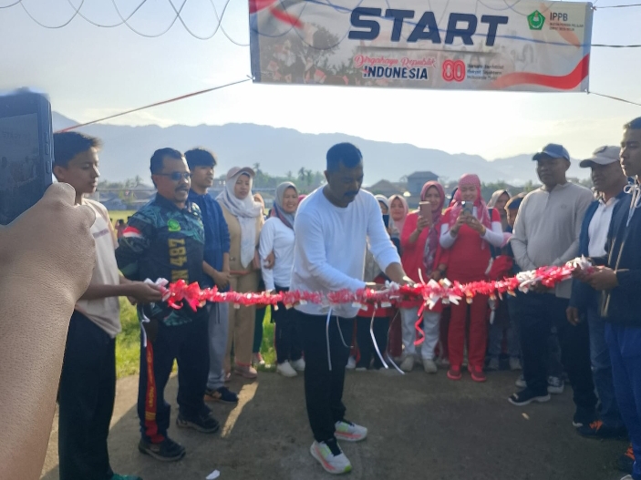 Sambut HUT RI ke-80, Bupati Kerinci Monadi dan Masyarakat Empat Desa Belui Gelar Jalan Santai
