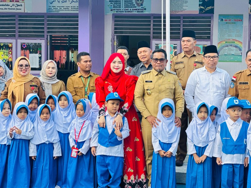 Bupati Pelalawan Sebut Orang Tua Harus Hadir di Momen Penting si Buah Hati