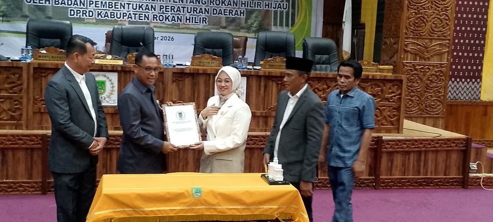 Jawaban Bupati Rohil Bistamam Terkait Ranperda Rohil Hijau Di Tunda ,Ini Alasan Pimpinan DPRD Rohil