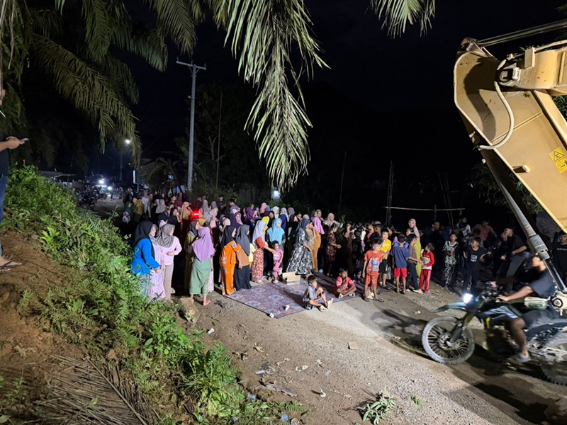 Polisi Dihadang Warga Saat akan Amankan Alat Berat dari Lokasi PETI di Bungo