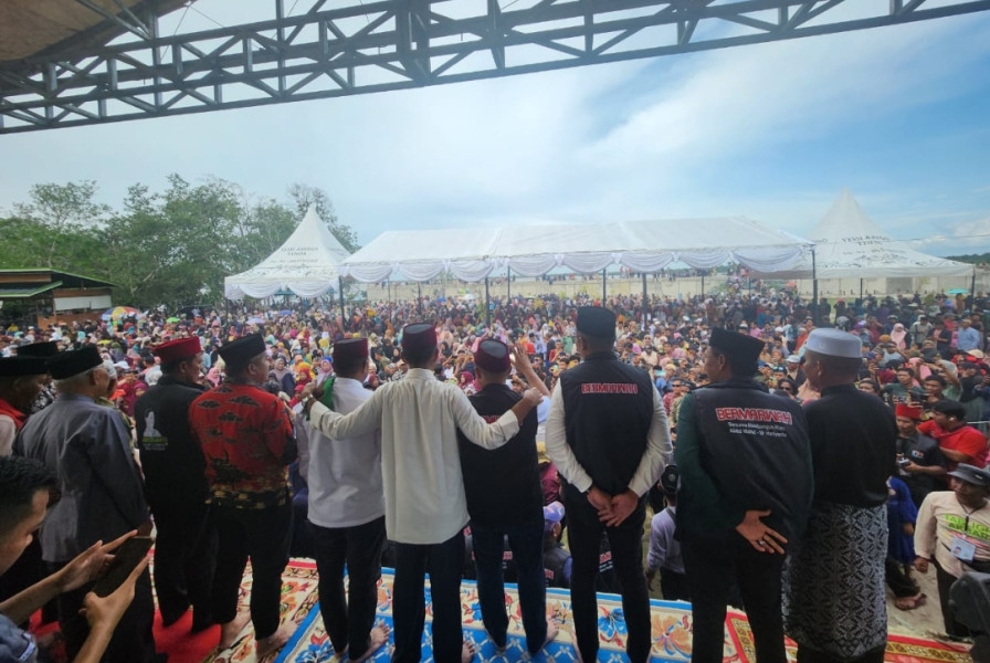 Kampanye Paslon Gubernur Bermarwah Bersama UAS dihadiri Puluhan Ribu Masyarakat Lintas Bono