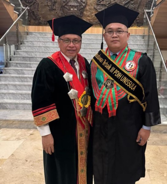 Lulus Summa Cumlaude, Ketua PN Pelalawan Raih Gelar Doktor di Unissula