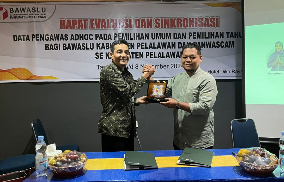 Berikan Jaminan Sosial, BPJS Ketenagakerjaan Teken Kerja Sama Dengan Bawaslu Pelalawan