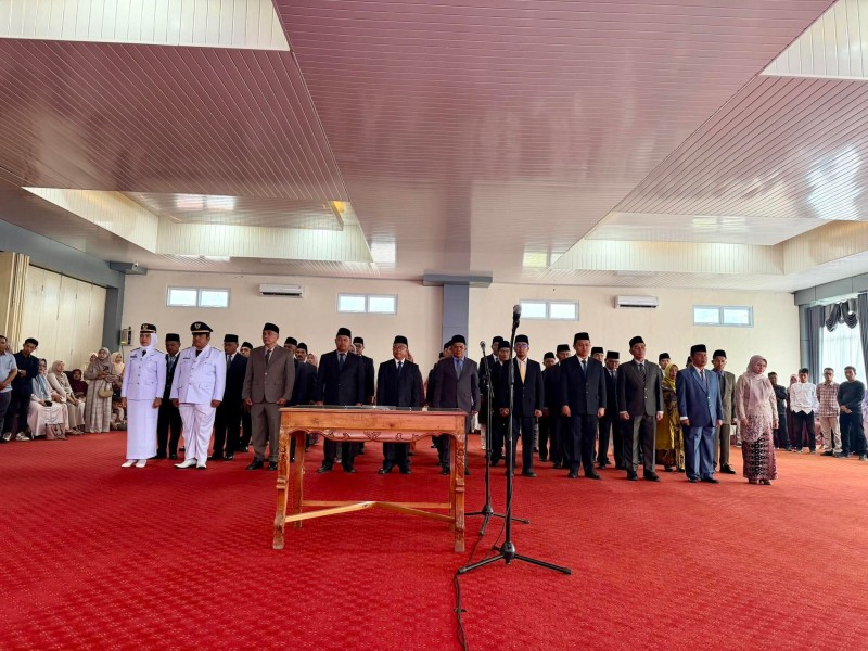 Bupati Monadi Rotasi dan Lantik Puluhan ASN, Perkuat Kinerja Birokrasi hingga Tingkat Kecamatan