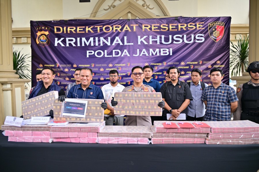 Polda Jambi Ungkap Kasus Pembobolan Dana Nasabah Bank Jambi Rp144,82 Miliar, Tiga Tersangka Diamankan