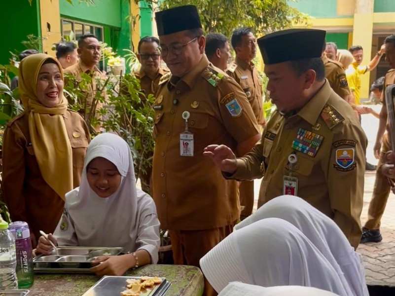 Gubernur Al Haris Tinjau Pelaksanaan Tes Kompetensi Akademik SMP di Kota Jambi, Tekankan Pemerataan Mutu Pendidikan