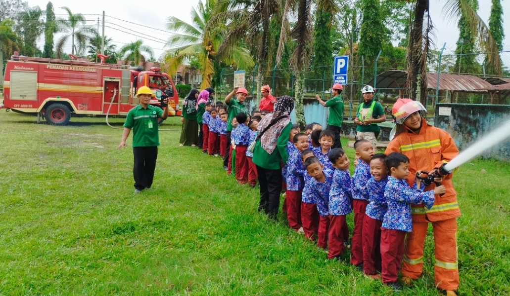 Anak Usaha Astra Agro di Pelalawan Gelar Edukasi Penanggulangan Kebakaran