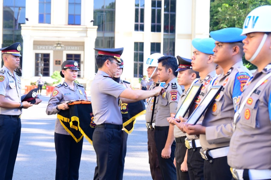 Polda Jambi Gelar Upacara PTDH, Empat Personel Diberhentikan Tidak dengan Hormat, Ini Nama-namanya...