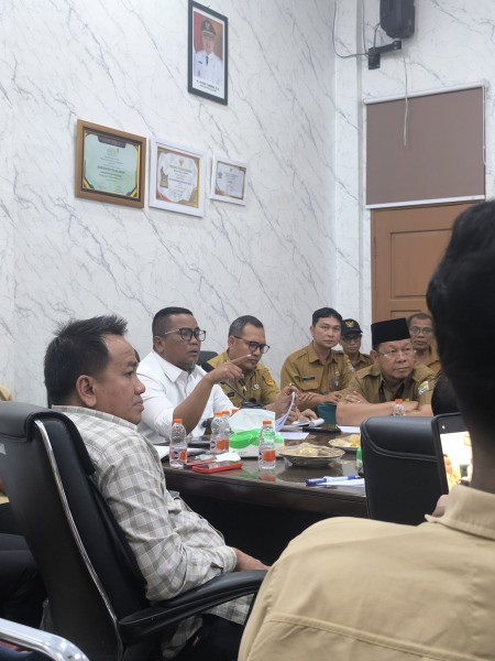 Pimpin Rapat Pembahasan Dukungan Peningkatan dan Pemeliharaan Jalan Lintas Bono, Ini Penegasan Bupati Zukri