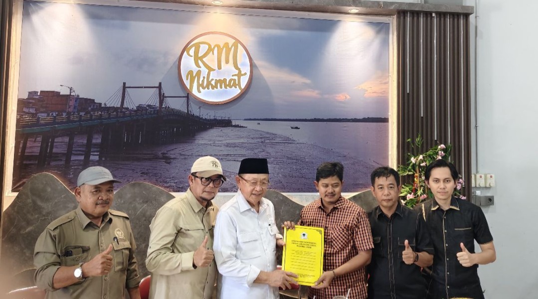 Pertama di Provinsi Jambi, Syufrayogi Terima SK Kepengurusan DPD II Golkar Tanjabbar