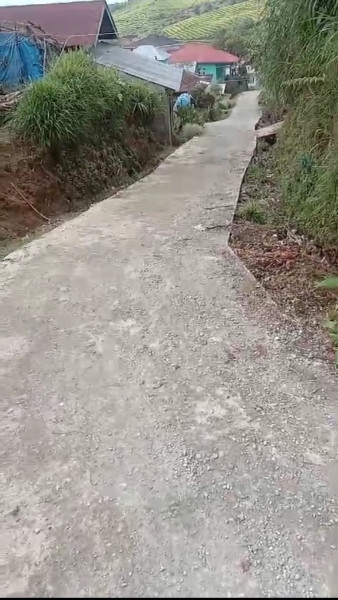 Belum Lama Jalan Rabat Beton Desa Sungai Asam Sudah Rusak Karena Rendah Mutu