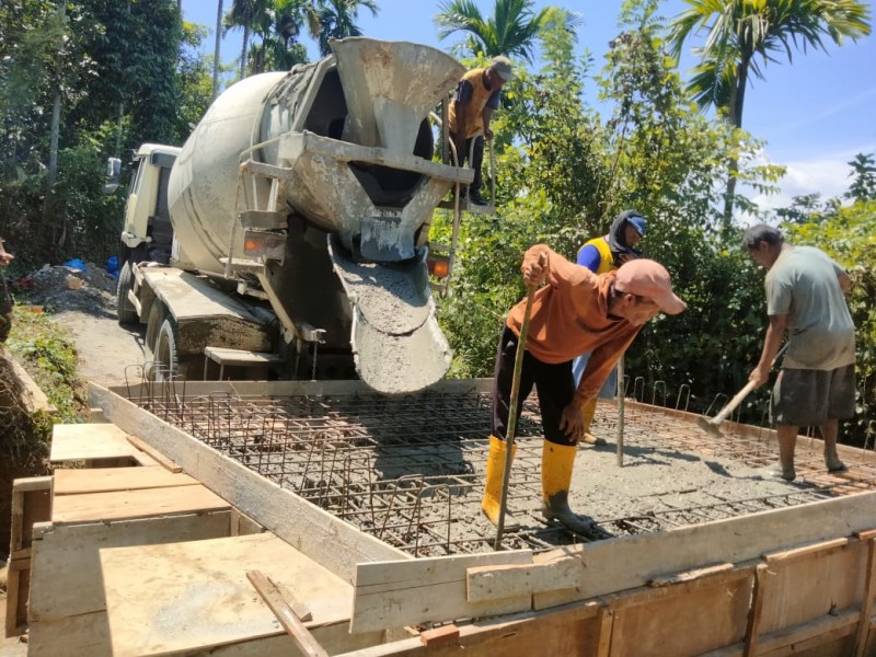 Genjot Infrastruktur Pertanian, Satgas TMMD Ke-129 Kebut Pengecoran Box Culvert Demi Kelancaran Akses Petani