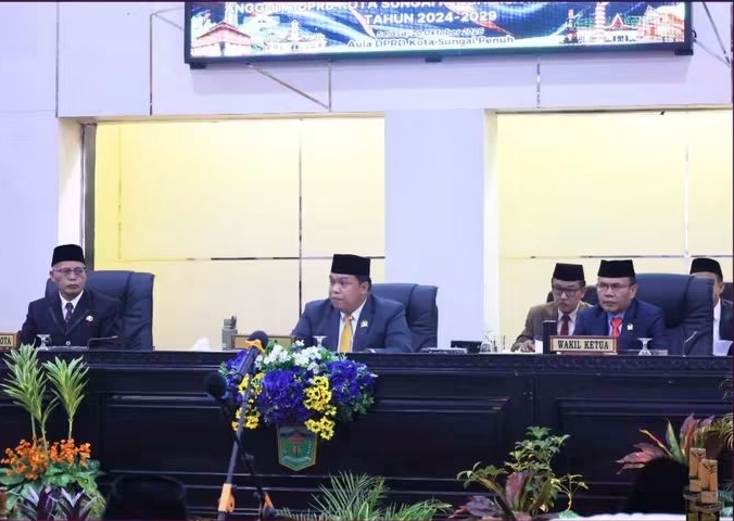 Hj. Helneti Mesra Resmi Jadi Anggota DPRD Sungai Penuh, Wawako Azhar Harapkan Perjuangkan Aspirasi Rakyat