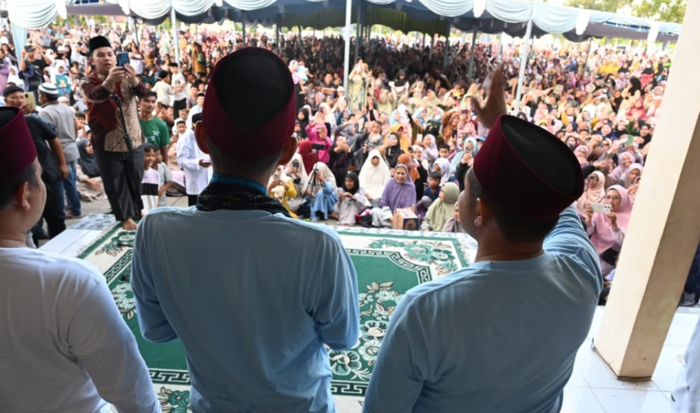Rokan Hulu Sesak, Puluhan Ribu Padati Kampanye Cagubri Nomor 1 Abdul Wahid-SF. Hariyanto