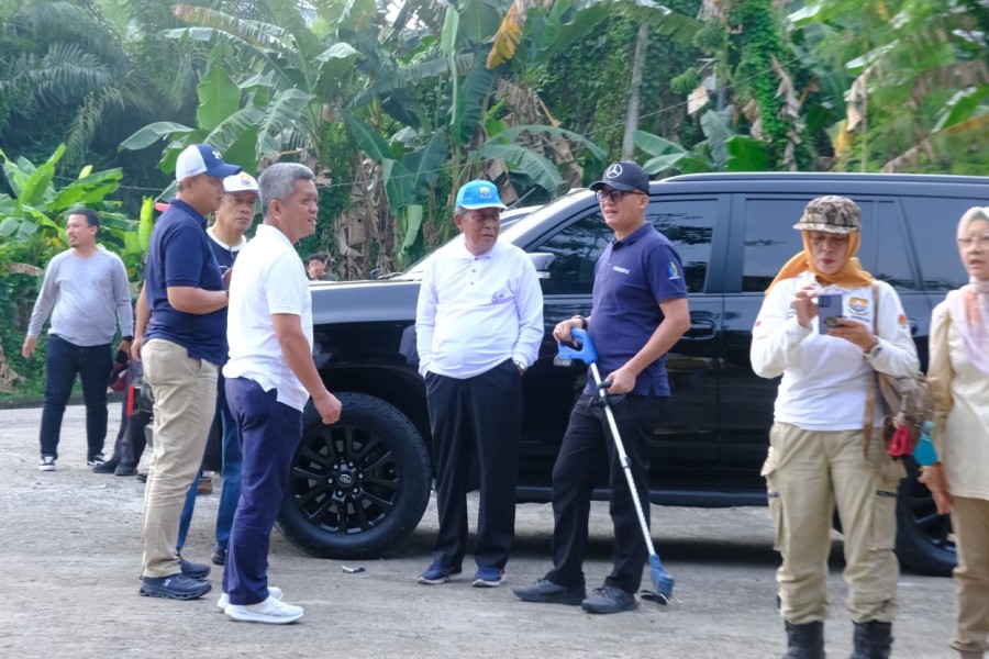 Wagub Abdullah Sani Pimpin Gotong Royong Massal Gerakan Indonesia ASRI di Danau Sipin