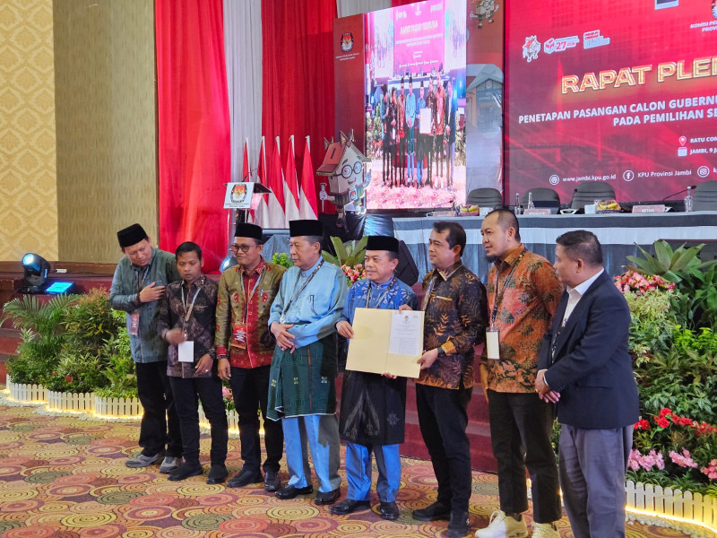 KPU Jambi Resmi Tetapkan Al Haris-Abdullah Sani Sebagai Gubernur dan Wagub Terpilih