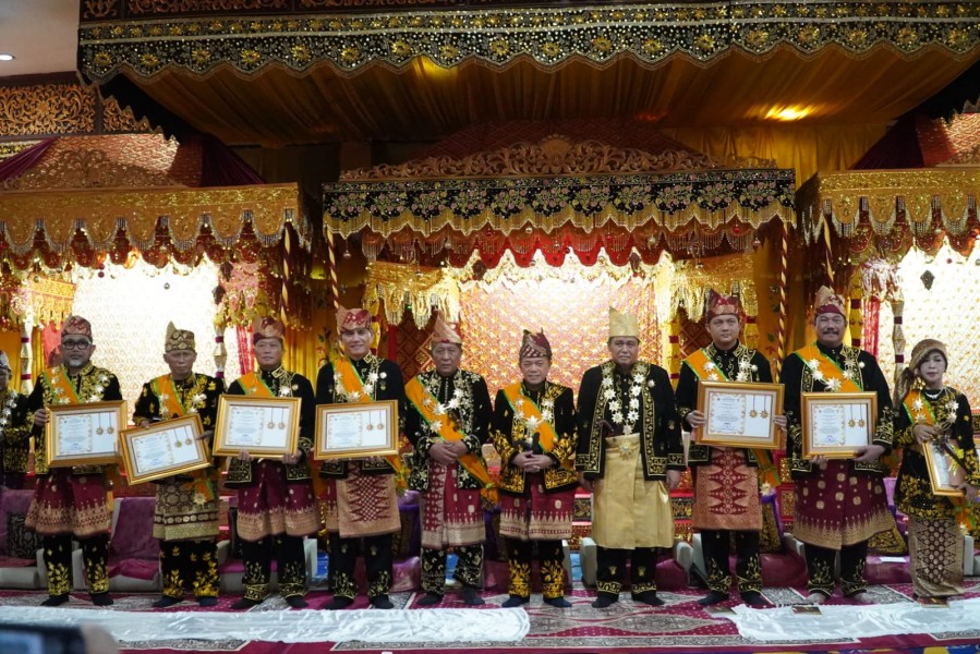 Gubernur Jambi Al Haris: Pemberian Gelar Adat Wujud Penghargaan dan Doa