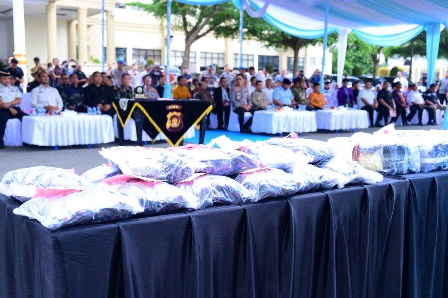 Polda Jambi Musnahkan 20 Kg Sabu, 20 Ribu Butir Ekstasi dan Ribuan Cartridge Etomidate