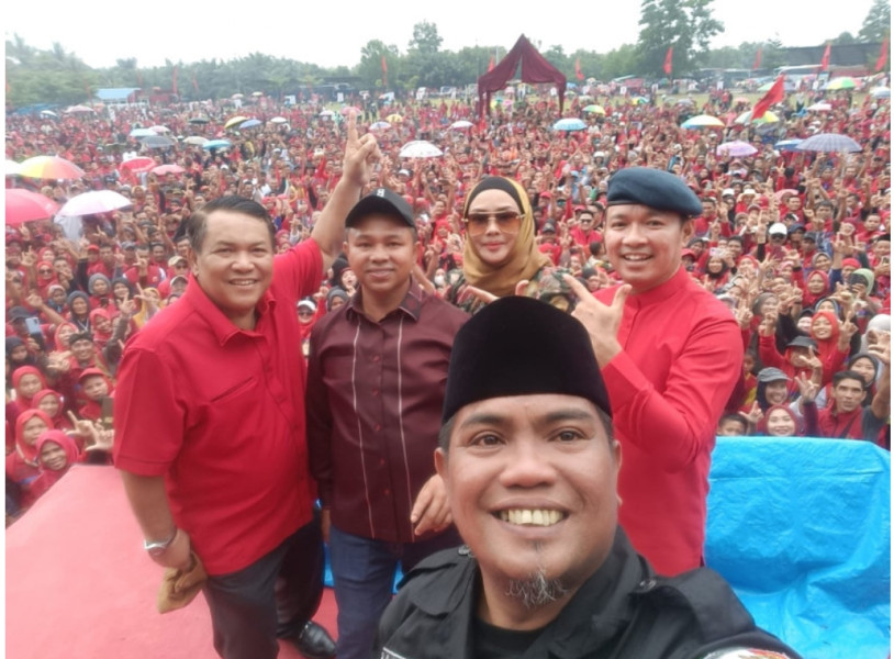 PDIP Gelar Apel Akbar, Dua Belas Ribu Relawan Siap Menangkan Zukri-Tamrin dan Abdul Wahid-SF Hariyanto