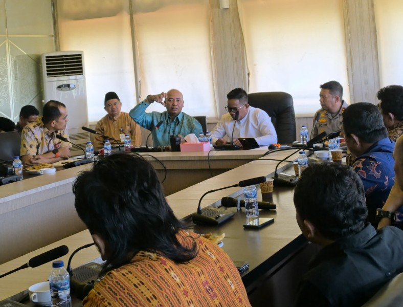 Bupati Pelalawan Terima Audiensi Warga Desa Kesuma, TBS Dari Bukit Kesuma Dipastikan Tetap Diterima