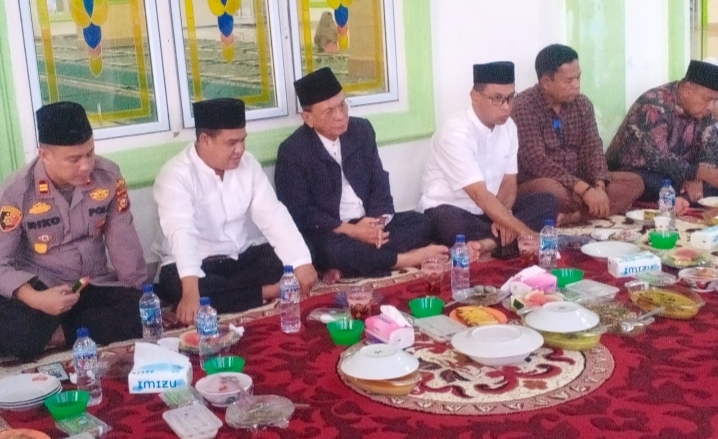 Tinjau Balai Budidaya Ikan Rantau Kopar, Bupati Rohil Komitmen Kembangkan Sektor Perikanan