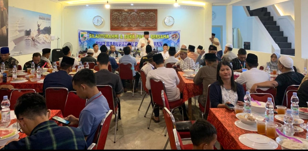 Forkompinda Pelalawan Bukber Bersama Keluarga Besar PWI Pelalawan