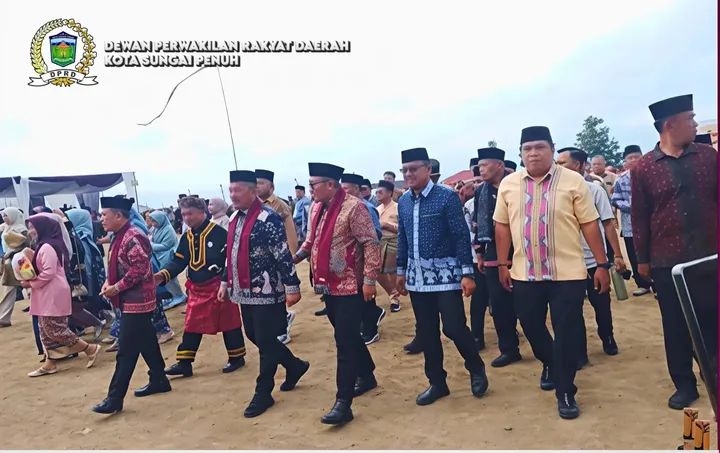 Ketua DPRD Sungai Penuh Hutri Randa Hadiri Festival Kenduri Sko Lima Desa, Tegaskan Komitmen Lestarikan Adat Kerinci