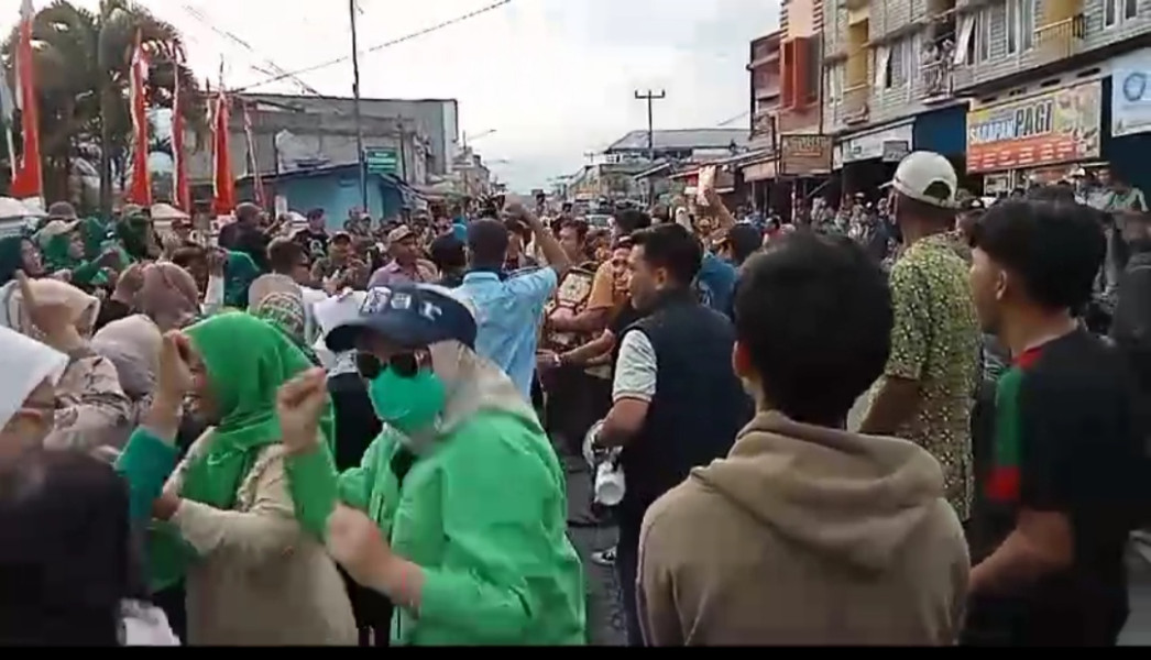 Lautan Massa, Hantar Antos - Lendra Mendaftar Di KPUD Kota Sungai Penuh