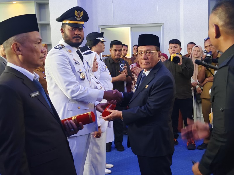Bupati Rohil Bistamam Lantik 41 Pejabat Baru, Khoirul Fahmi Posisi Kadis PUTR