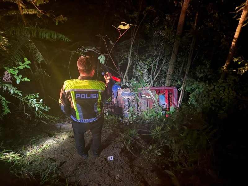 Odong-Odong Rombongan Emak-Emak Masuk Jurang 10 Meter di KM 30, Dua Meninggal Dunia dan 17 Luka-Luka