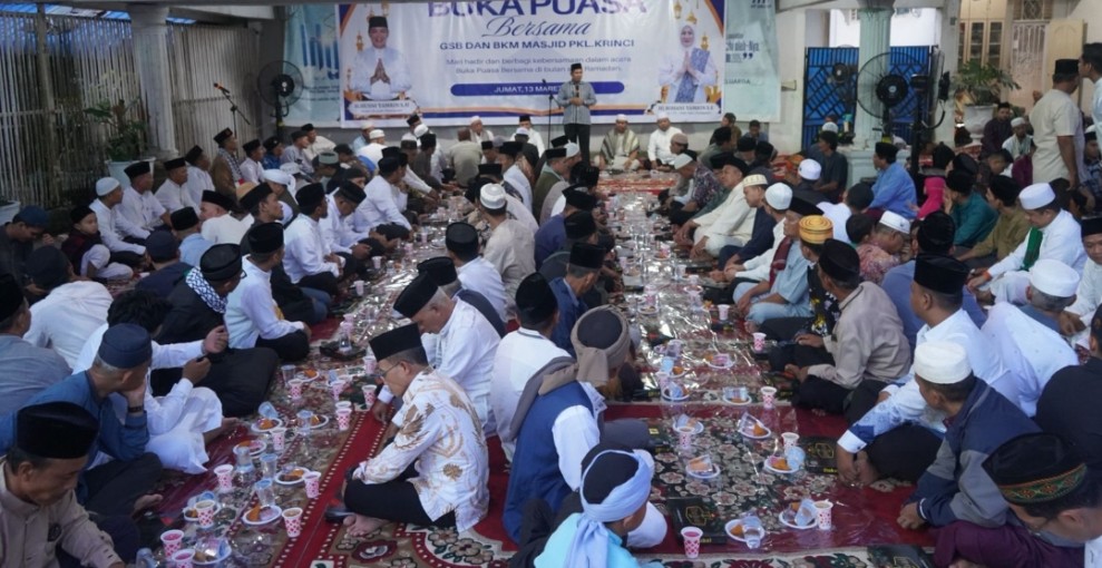 Wabup Pelalawan H. Husni Tamrin Gelar Buka Puasa Bersama GSB dan BKM Masjid Pangkalan Kerinci