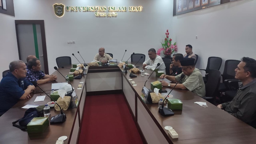 Rektor UIR Dukung Penuh Pelaksanaan Seminar dan UKW JMSI Riau