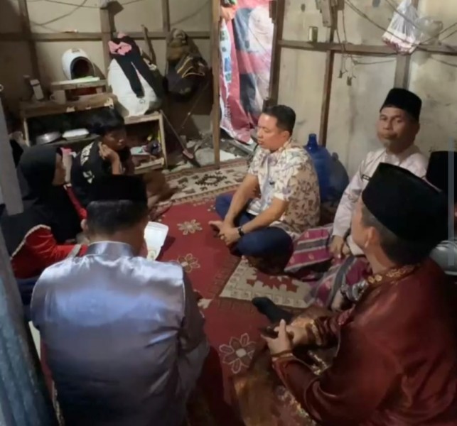 Wabup Kunjungi Warga Kurang Mampu, Berikan Bantuan Modal Usaha