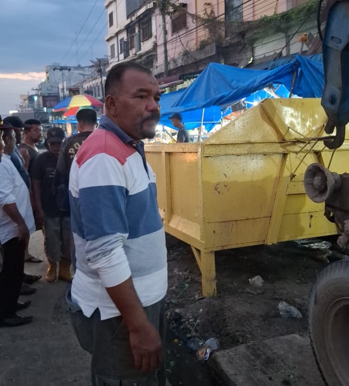 Kadis LH dan Upika Turun Atasi Tumpukan Sampah Di Bagan Batu Kota