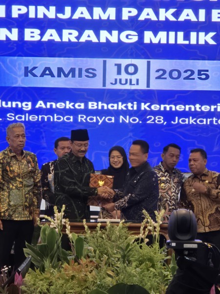 Solusi Konkret Terhadap Pendidikan ,Bupati Rohil Teken MoU Sekolah Rakyat