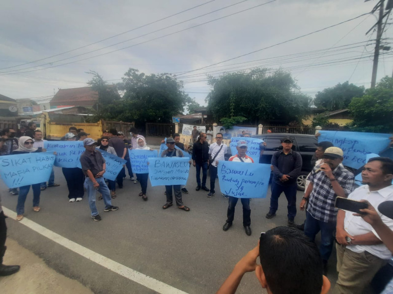 Bawaslu Kota Jambi Didesak Usut Tuntas Dugaan Pelanggaran Pemilu Salah Satu Calon Walikota
