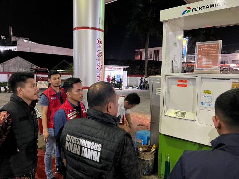 Pastikan BBM Aman Jelang Ramadhan, Ditreskrimsus Polda Jambi Bersama Pertamina Cek Sejumlah SPBU