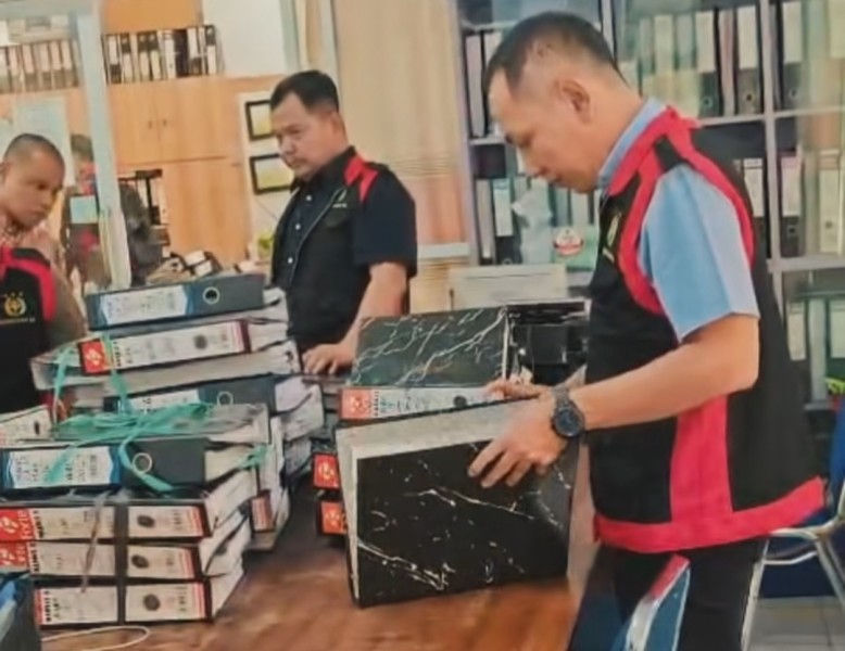 Penyidik Kejati Jambi Geledah Kantor Sekretariat DPRD Merangin, Sita Sejumlah Dokumen